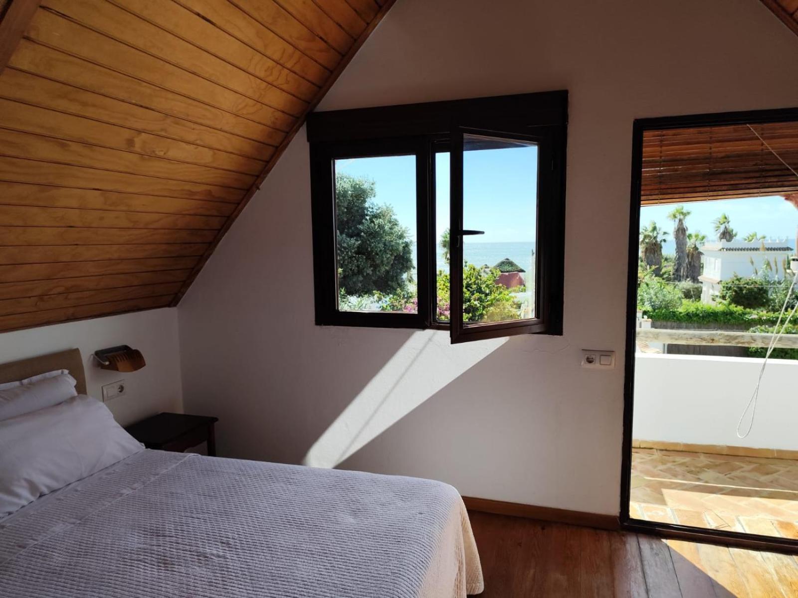 Casas La Pequena Lulu Pension Los Canos De Meca Buitenkant foto